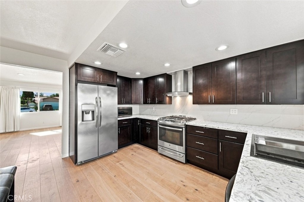 7244 Willis Avenue - Photo 11