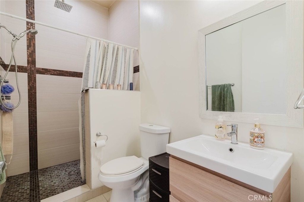 7347 1/2 Jamieson Avenue - Photo 15