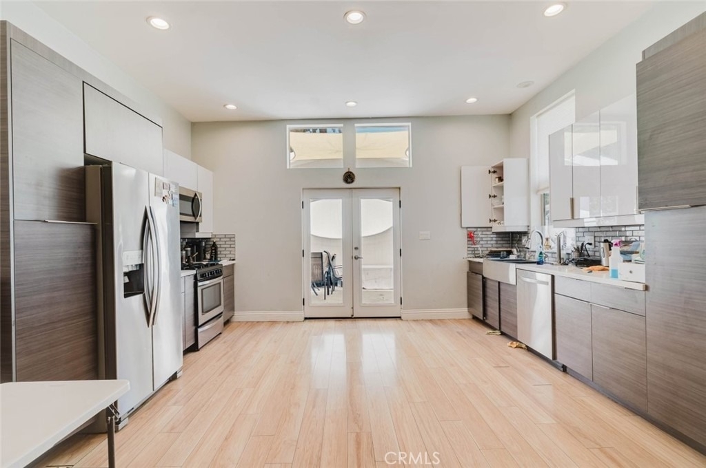 7347 1/2 Jamieson Avenue - Photo 6