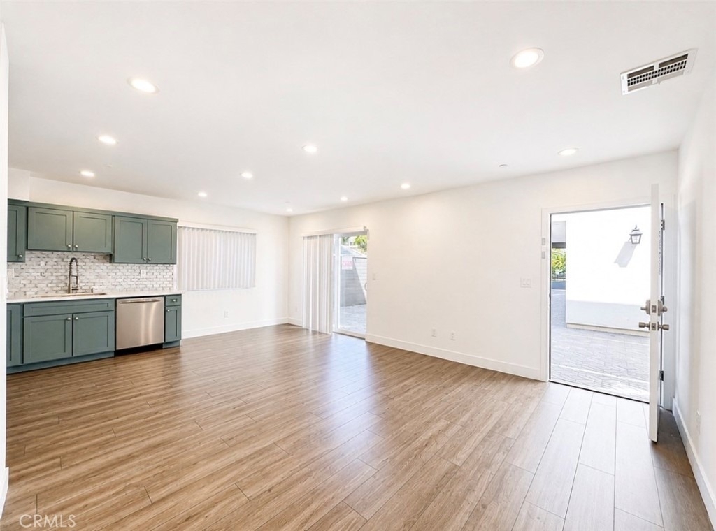 1739 1/2 Magnolia Avenue - Photo 5