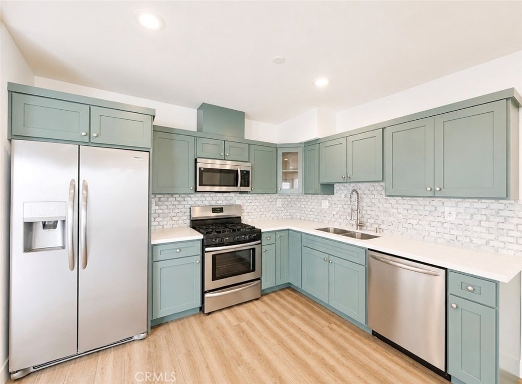 1739 1/2 Magnolia Avenue - Photo 0