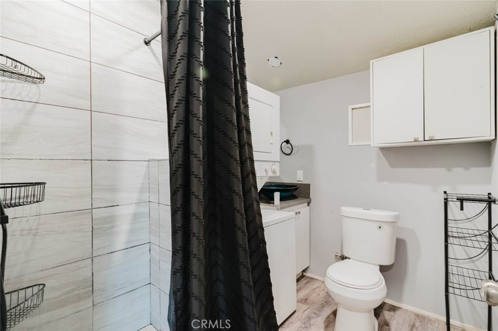 7345 Jamieson Avenue - Photo 7