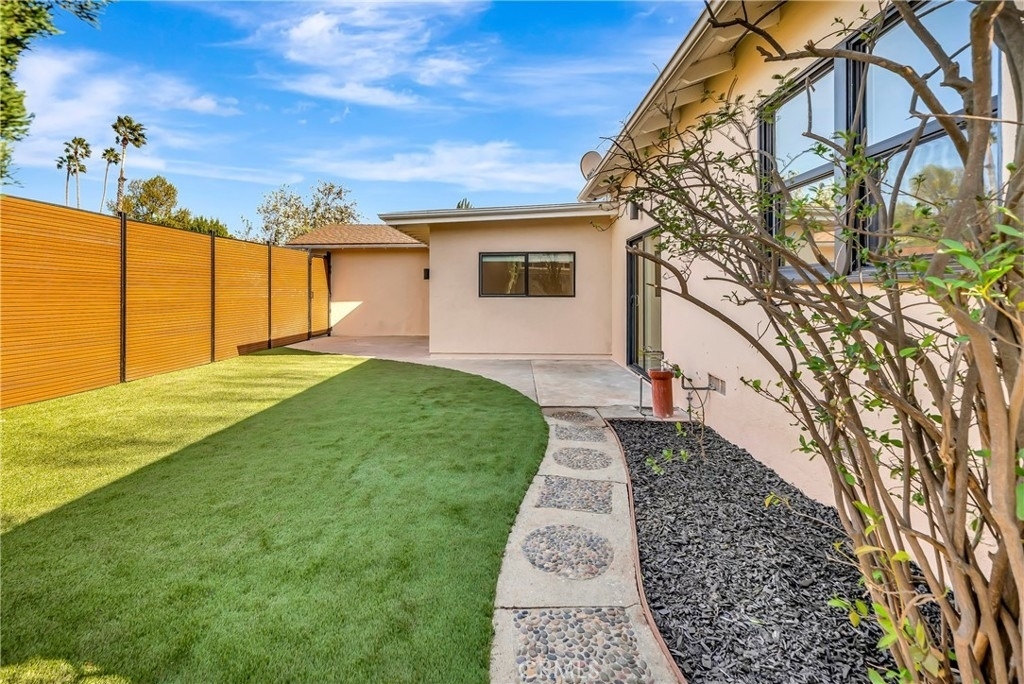 23635 Marylee St - Photo 44