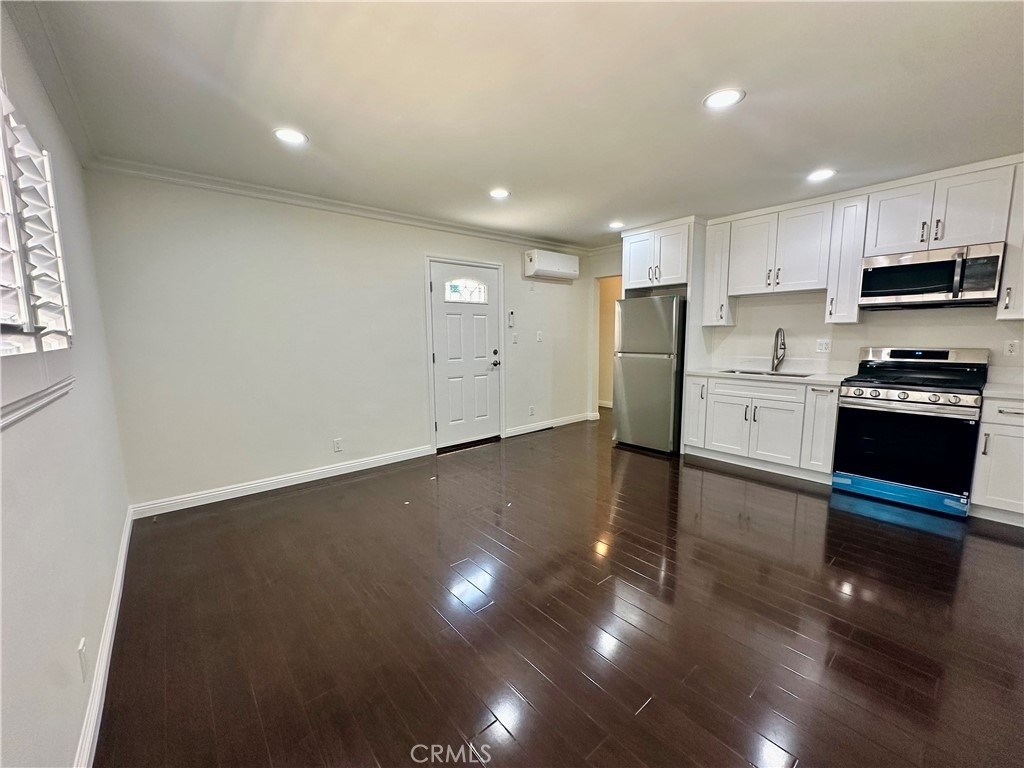 2726 N Brighton St - Photo 4