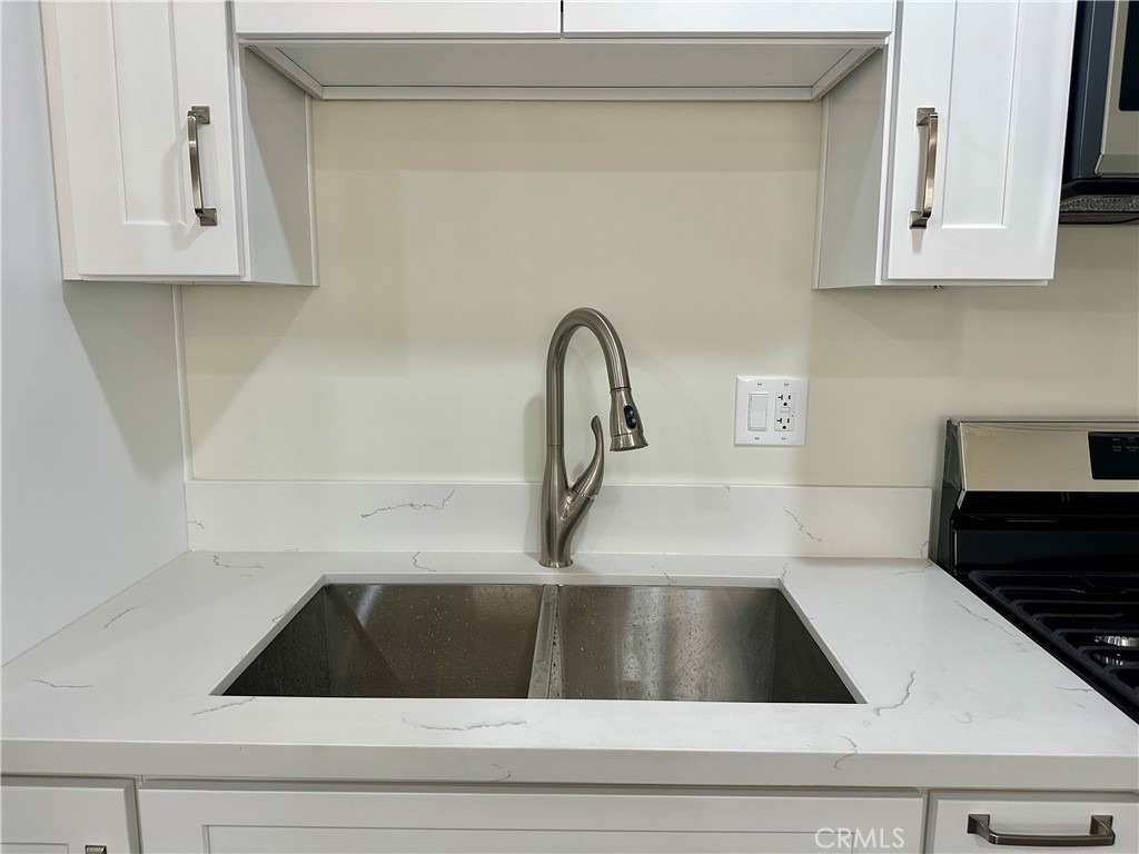 2726 N Brighton St - Photo 6