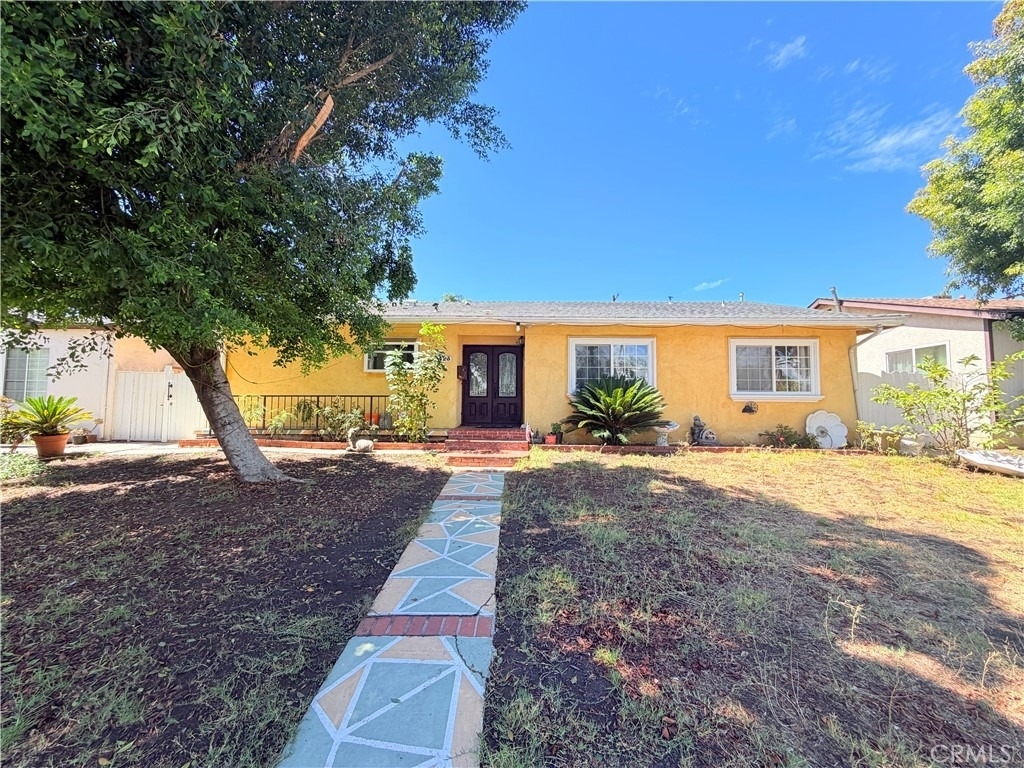 9423 Woodley - Photo 0