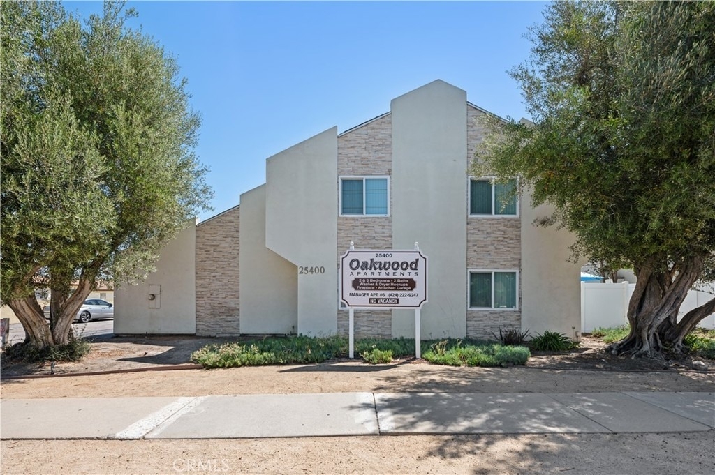 25400 Oak Street - Photo 1