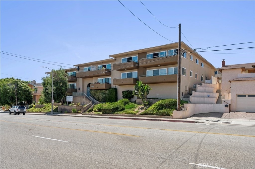 209 S Prospect Avenue - Photo 0