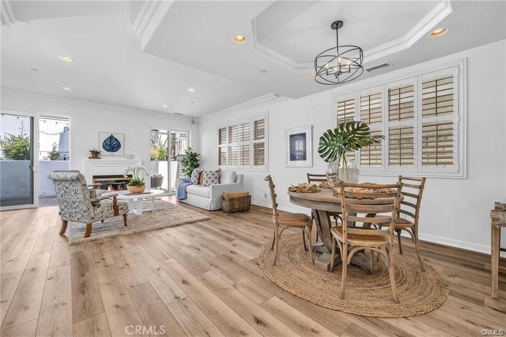 1711 Carlson - Photo 1