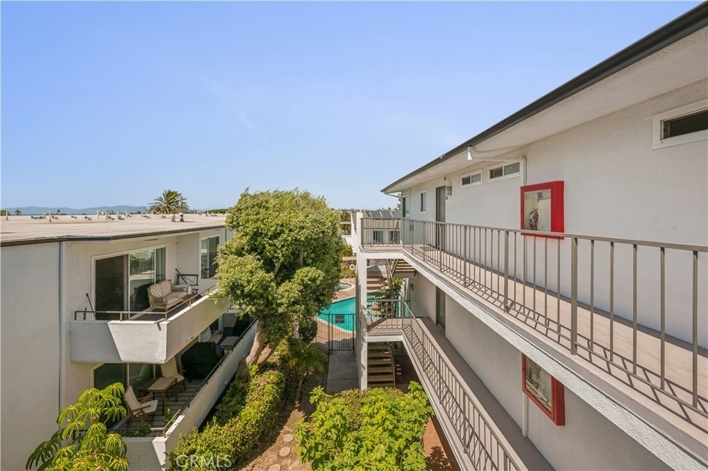 415 S Prospect Avenue - Photo 1