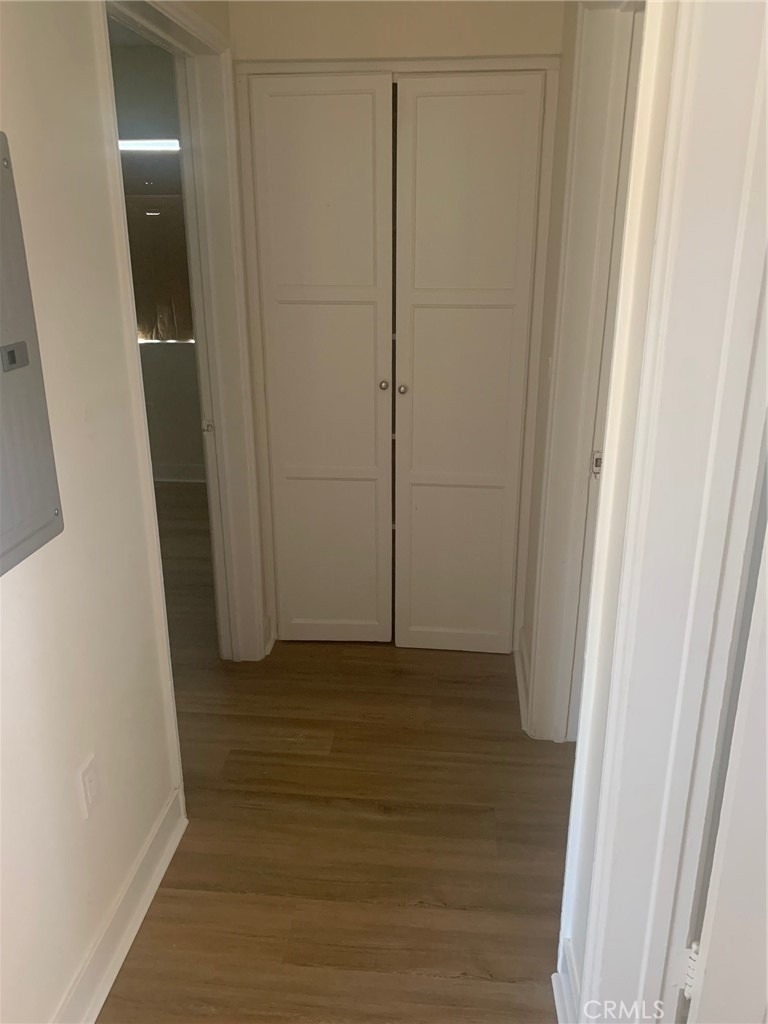 11818 Victory Boulevard - Photo 7