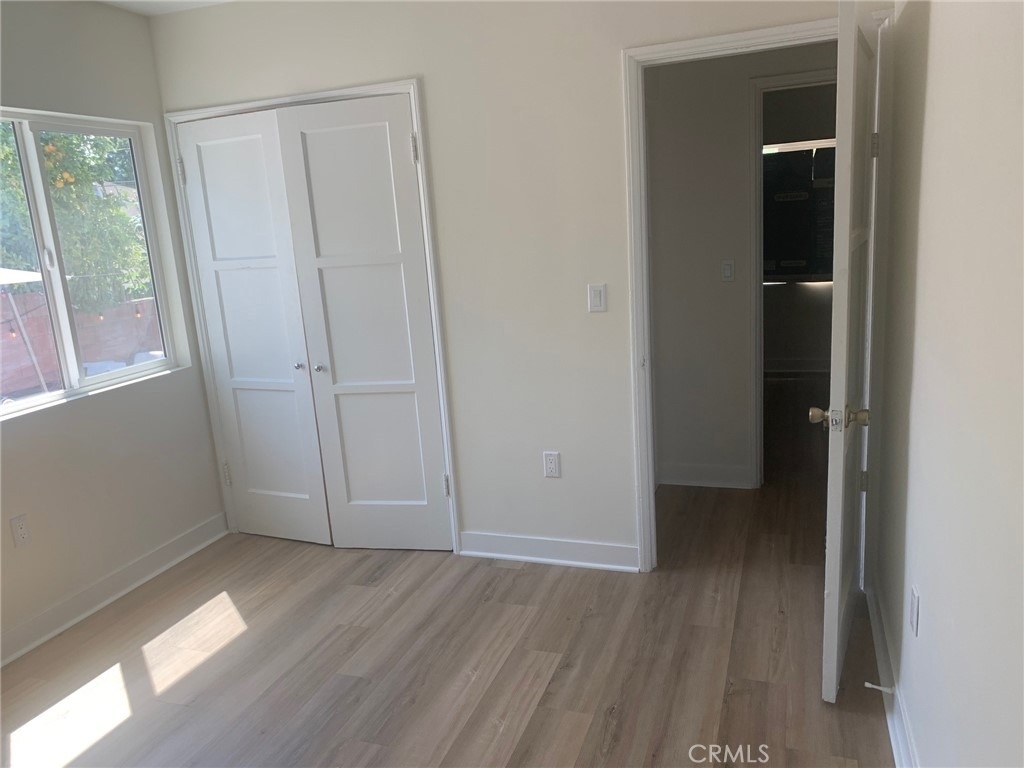 11818 Victory Boulevard - Photo 15