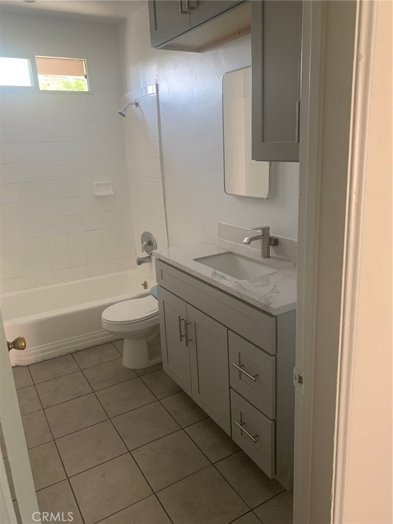 11818 Victory Boulevard - Photo 8