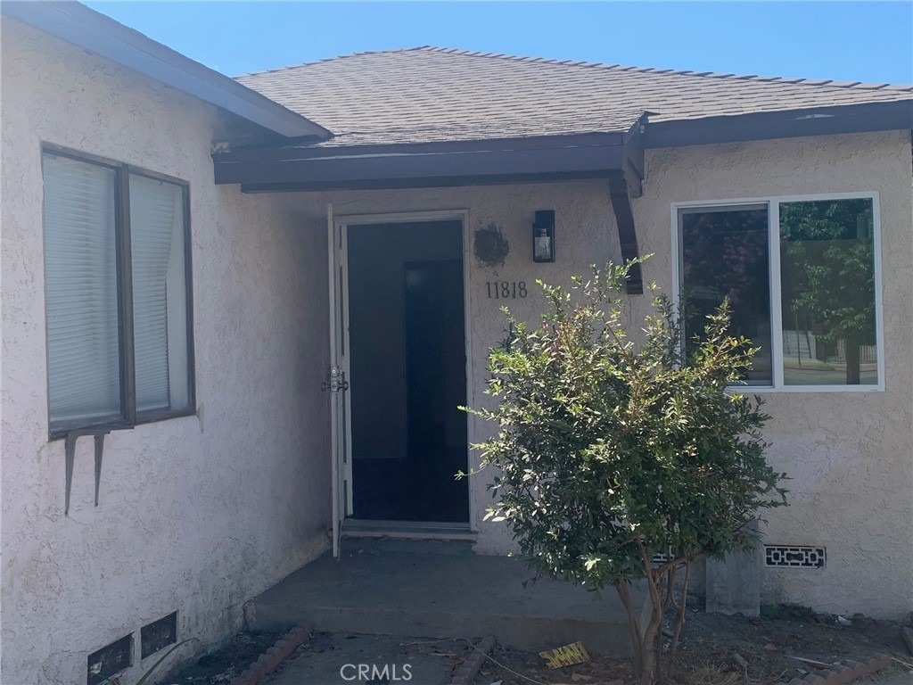 11818 Victory Boulevard - Photo 17