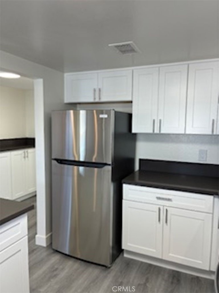 2204 E 4th - Photo 2