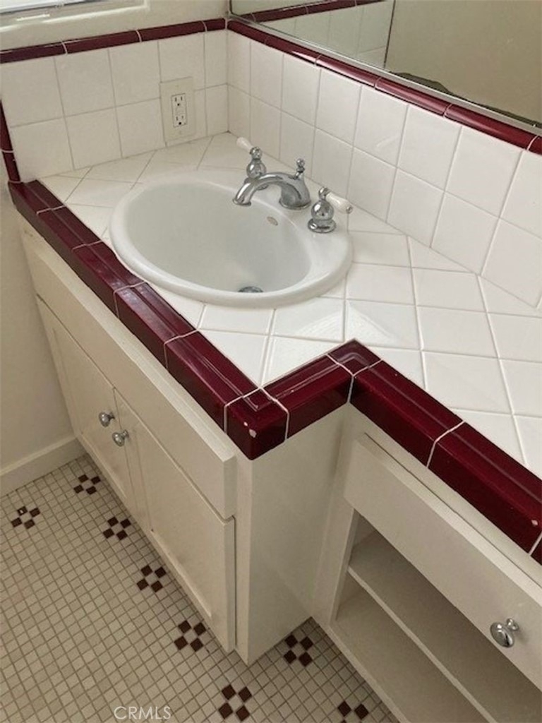 204 Belmont - Photo 7