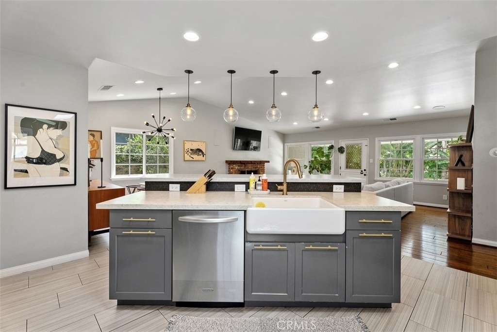 1002 W Santa Clara - Photo 3