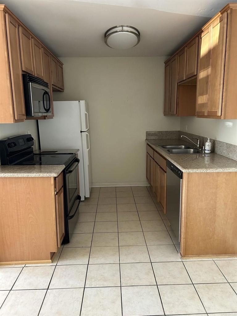 1386 E Madison Avenue - Photo 1