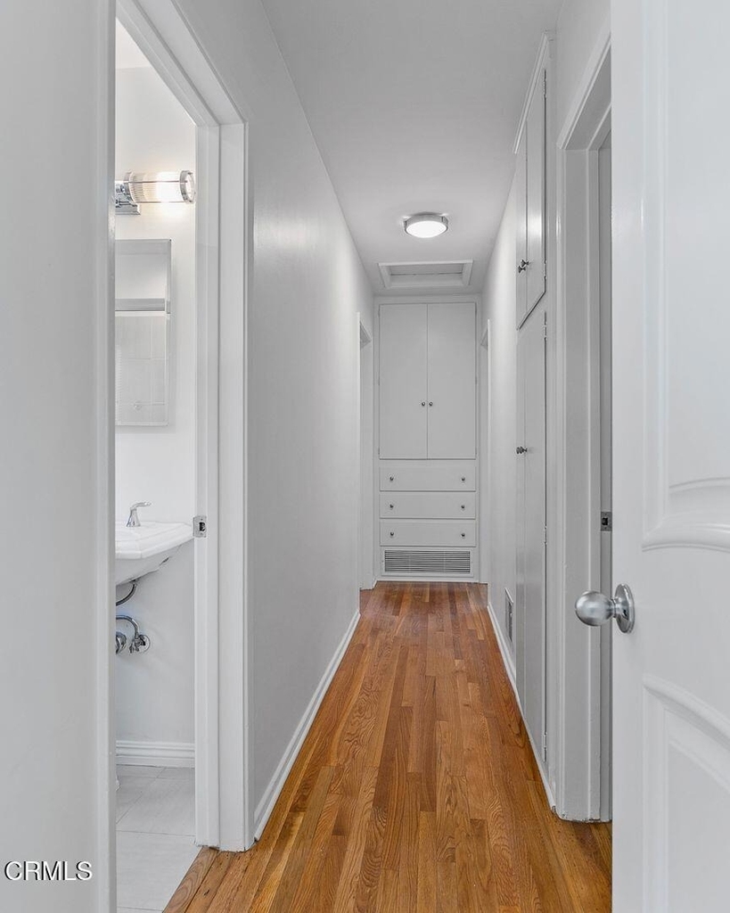 1325 Lomay Place - Photo 7