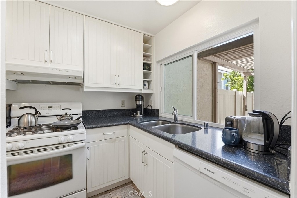 104 Oval - Photo 5