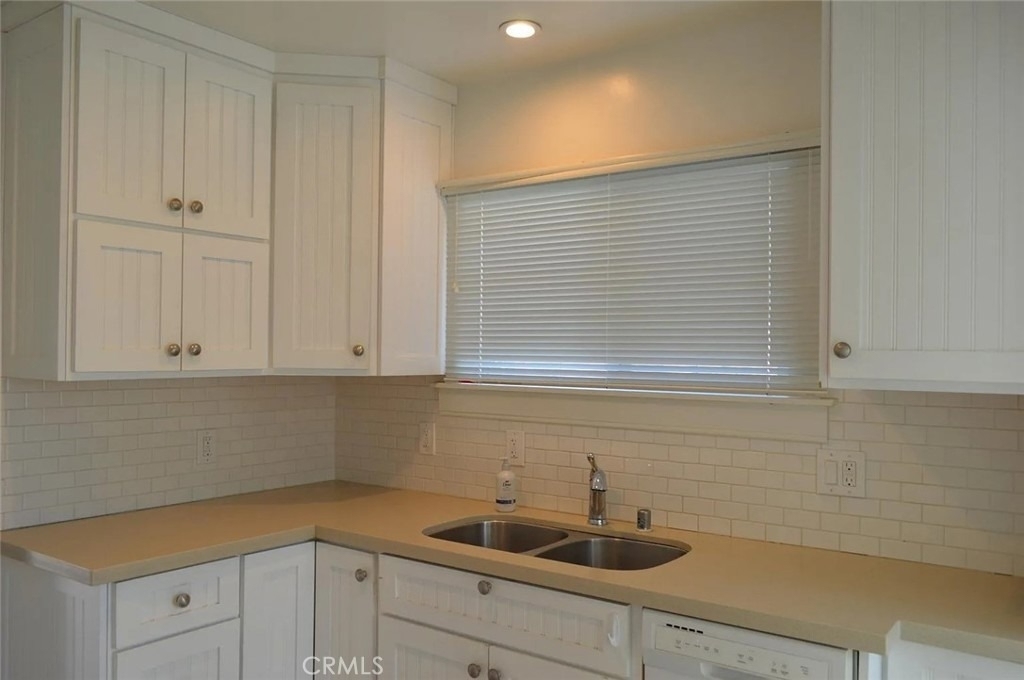 211 N West Street - Photo 3