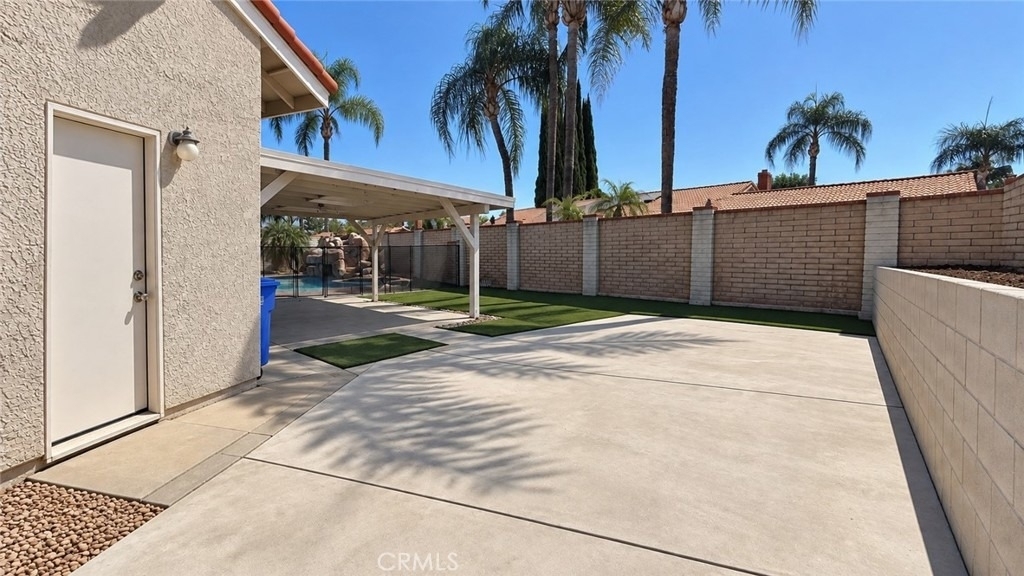 113 Cascade - Photo 2