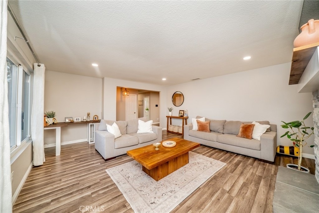 4659 Crestview - Photo 3