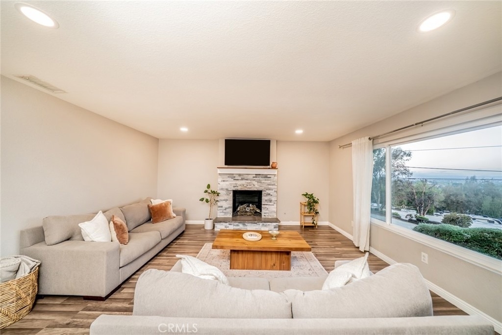 4659 Crestview - Photo 1