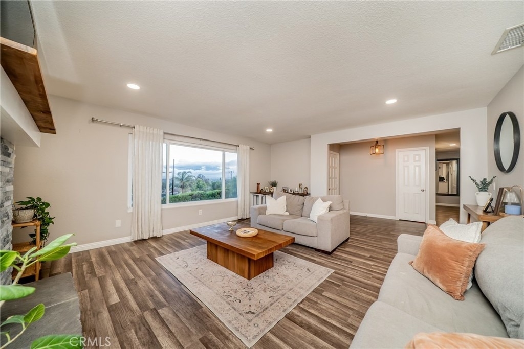 4659 Crestview - Photo 4
