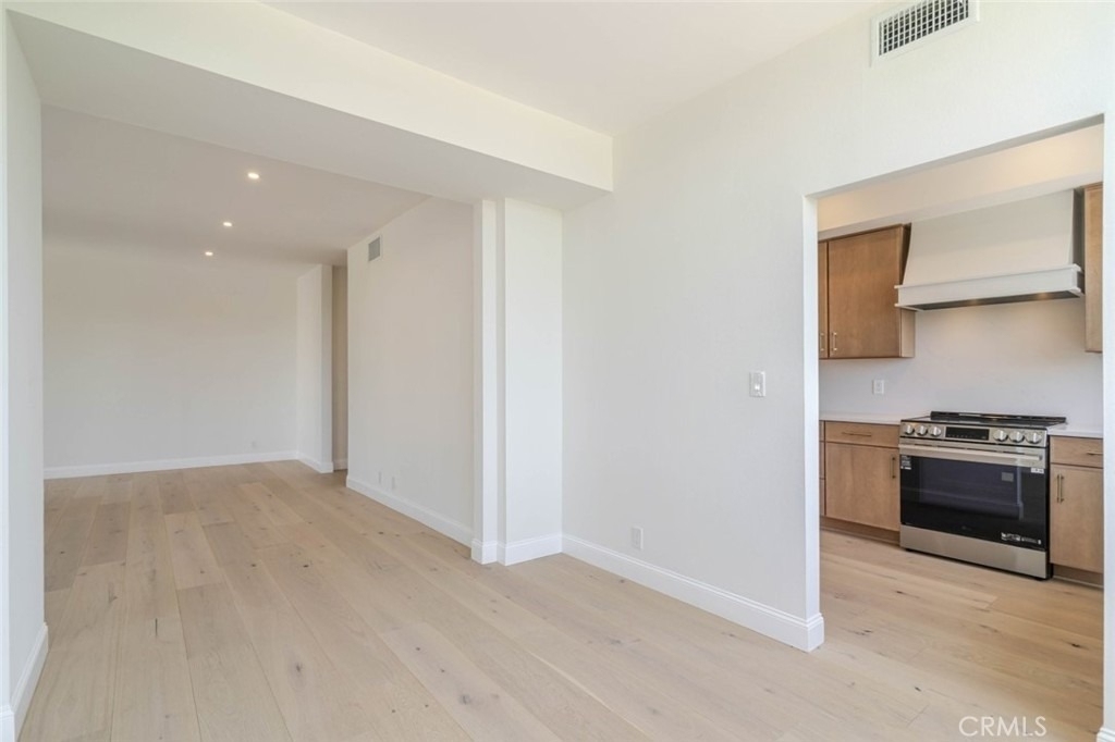 1305 N Columbus - Photo 7
