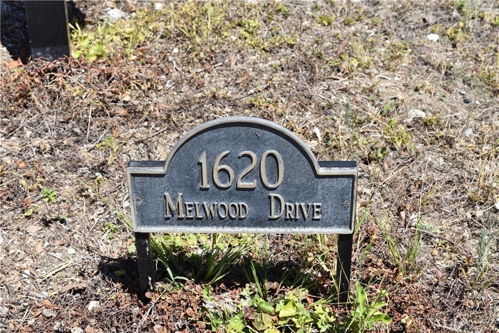 1620 Melwood Drive - Photo 2
