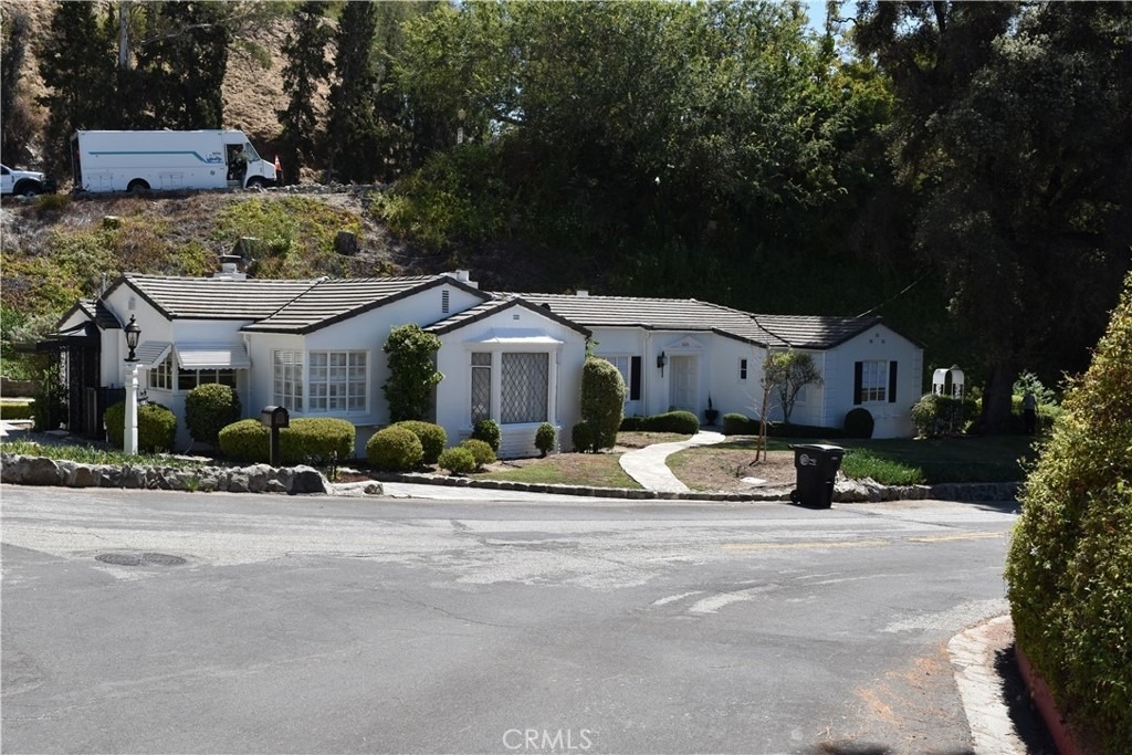 1620 Melwood Drive - Photo 0