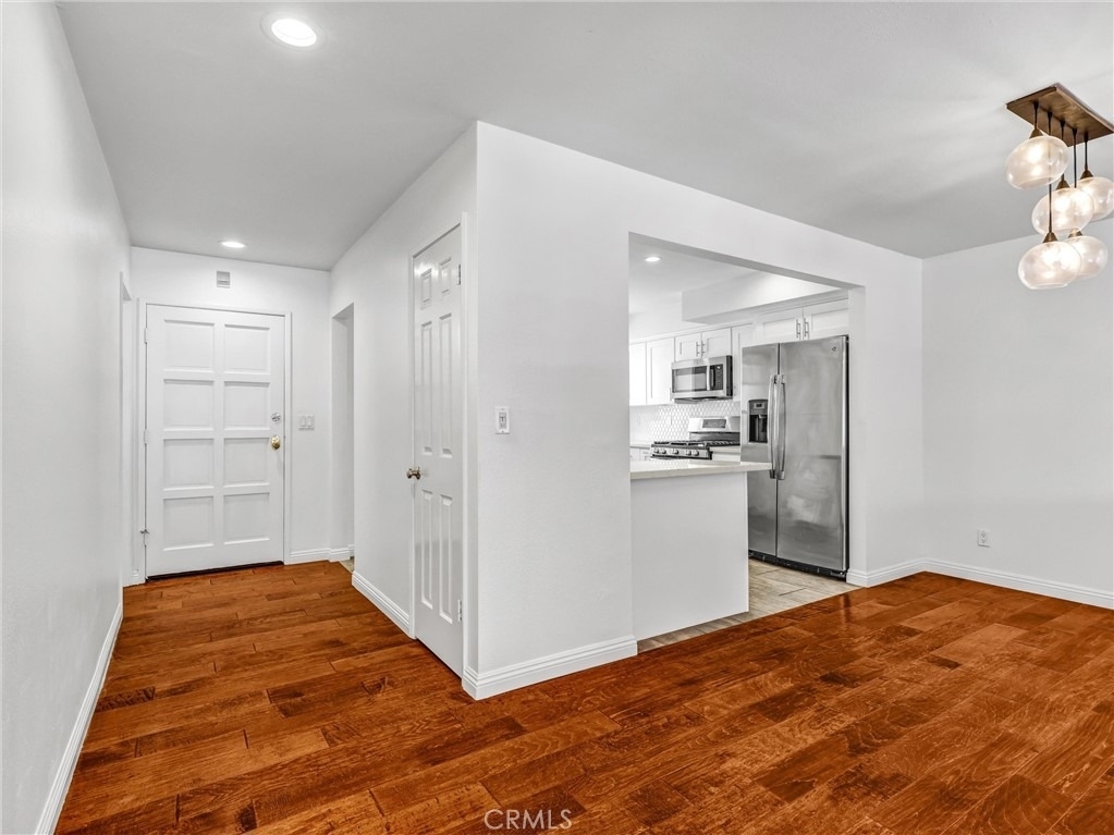 1825 Westholme Avenue - Photo 2