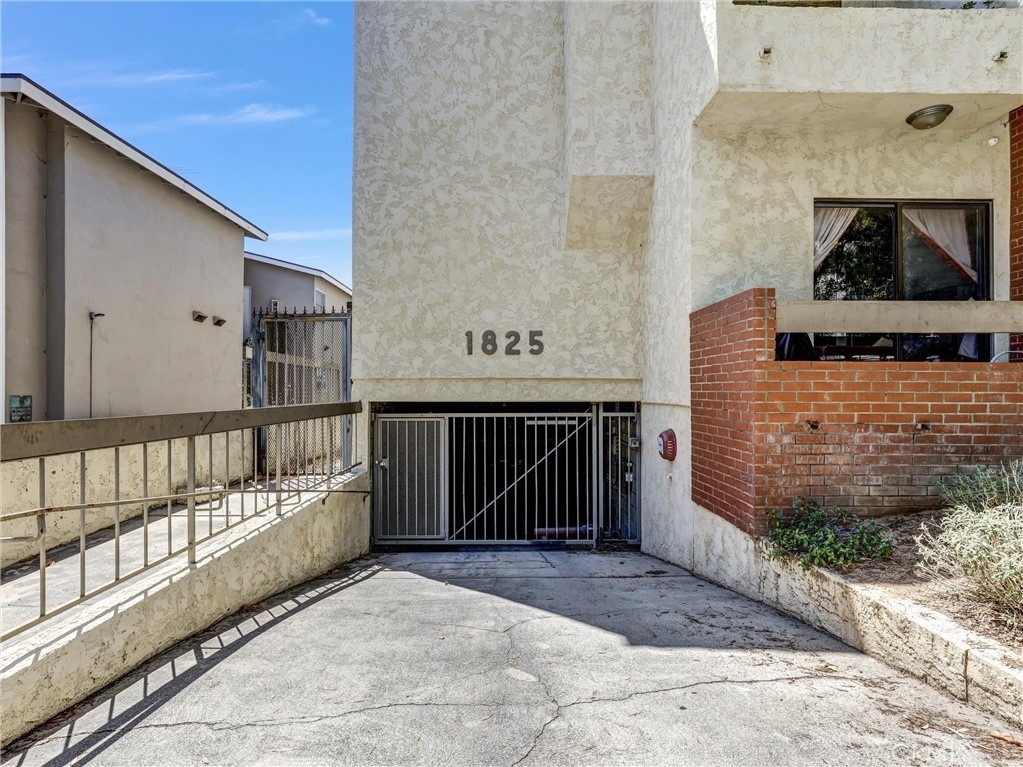 1825 Westholme Avenue - Photo 24