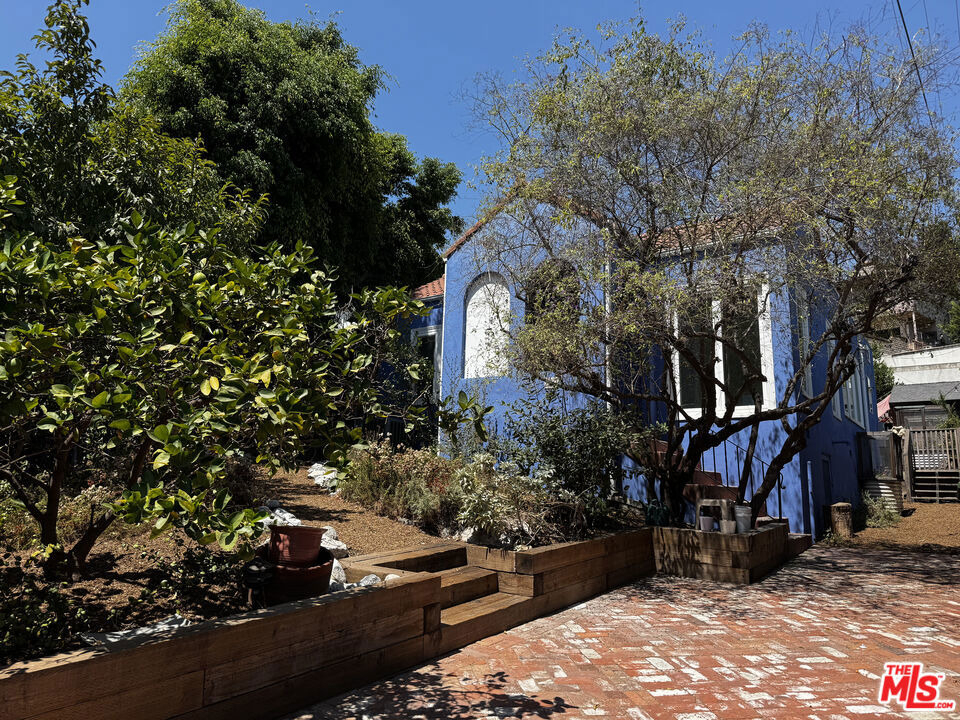 2257 Earl Street - Photo 0