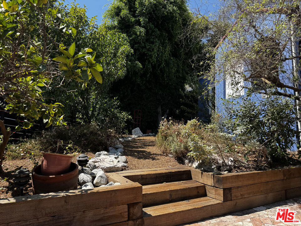 2257 Earl Street - Photo 8