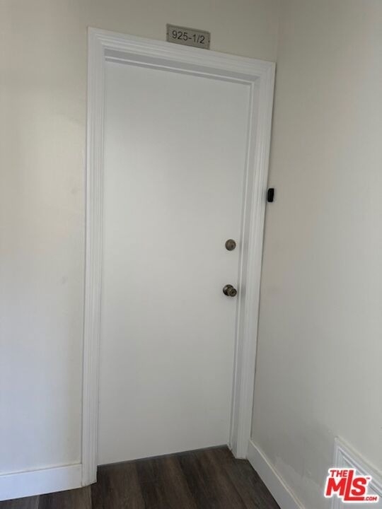 925 S Hobart Boulevard - Photo 17