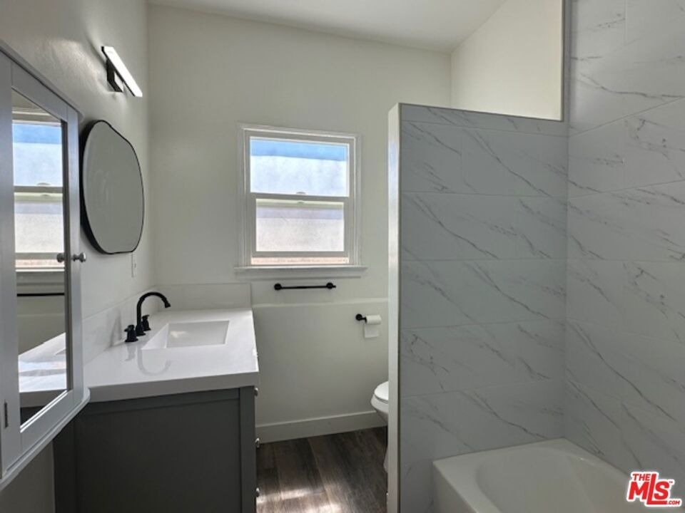925 S Hobart Boulevard - Photo 13