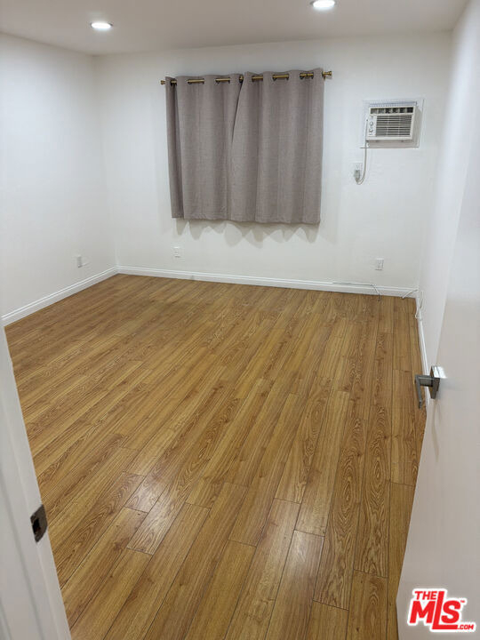 18530 Hatteras Street - Photo 11