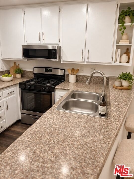 18530 Hatteras Street - Photo 6