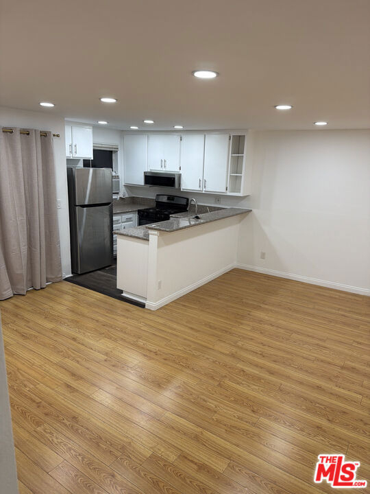 18530 Hatteras Street - Photo 1