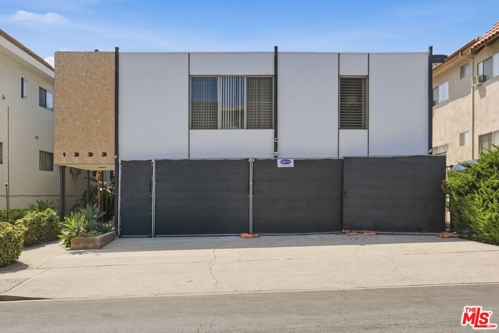 1333 Barry Avenue - Photo 10
