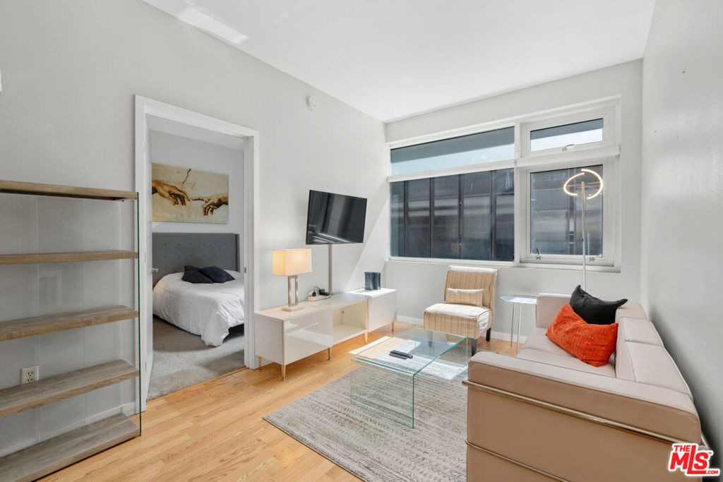 630 West 6th Street - Photo 7