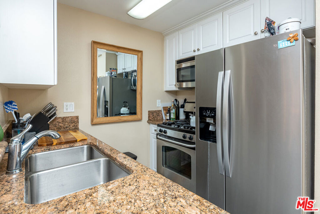 7320 Hawthorn Avenue - Photo 8