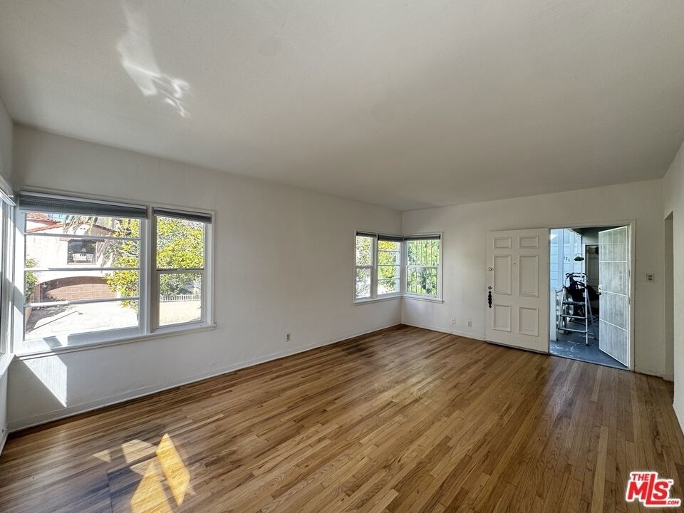 1246 Edris Drive - Photo 4
