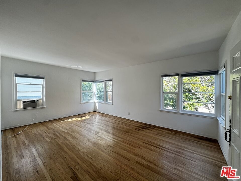 1246 Edris Drive - Photo 2