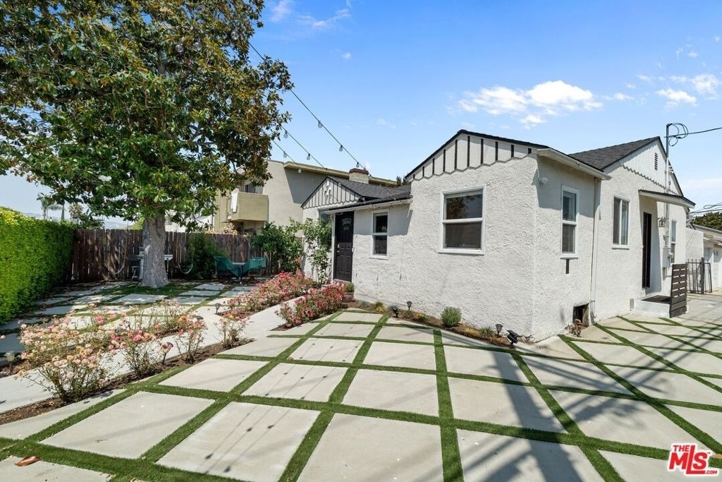 1978 S Holt Avenue - Photo 1
