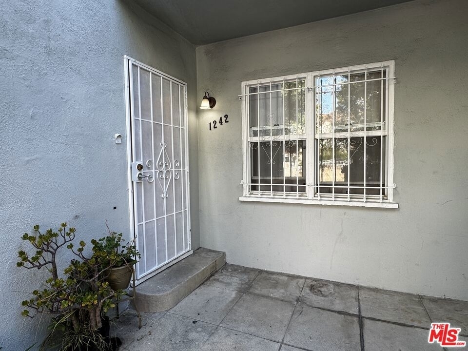 1242 Edris Drive - Photo 1