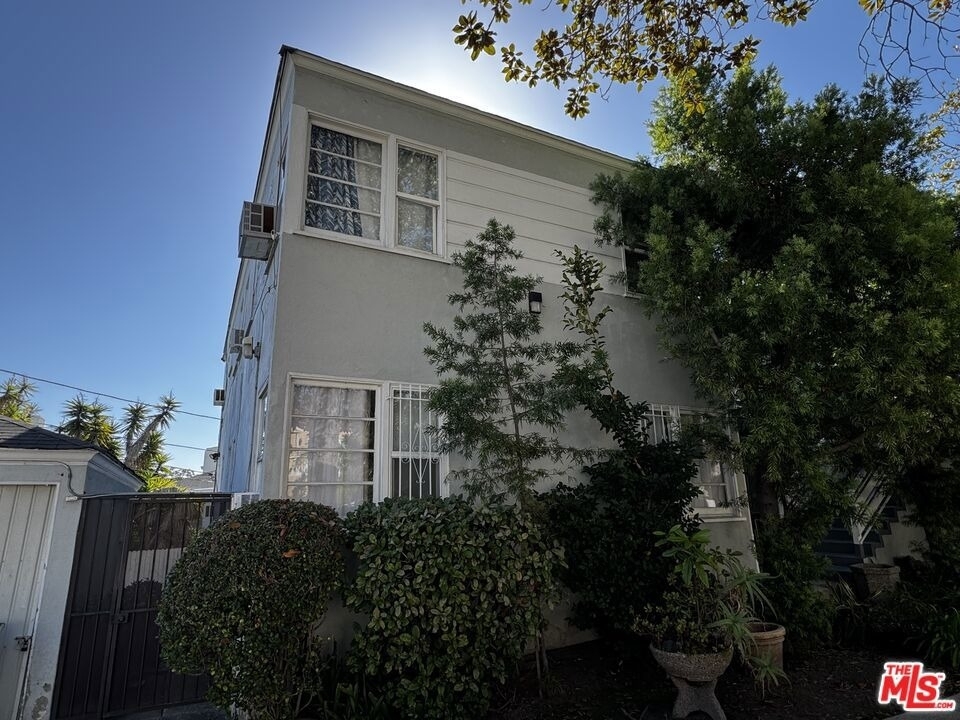 1242 Edris Drive - Photo 0