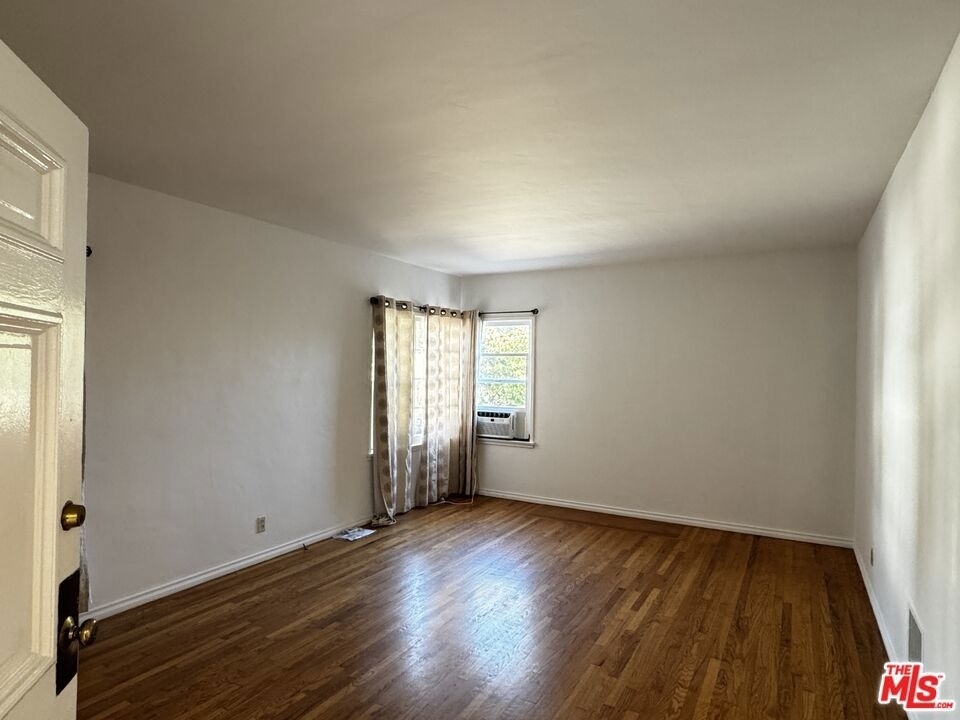 1242 Edris Drive - Photo 2
